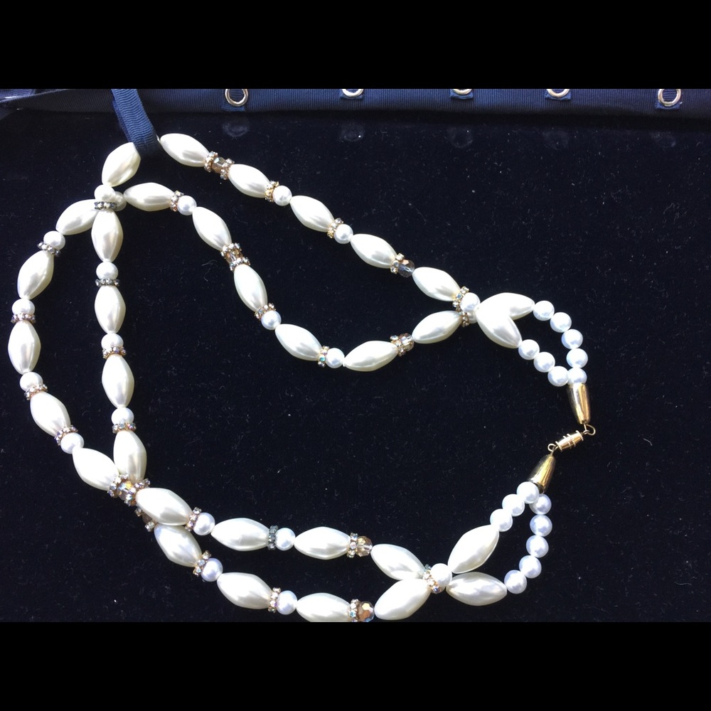 Double strand handmade pearls & rhinestone